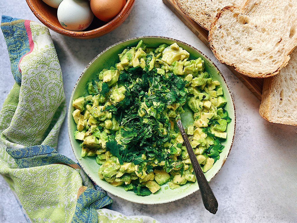 Avocado Toast With Poached Egg guacamole prep step